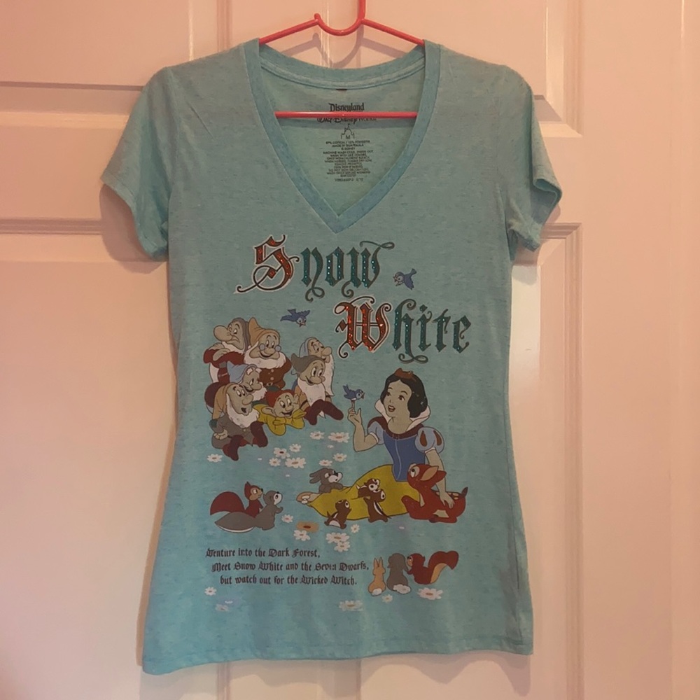 NWOT Teal Snow White Seven Dwarfs Disney T Shirt